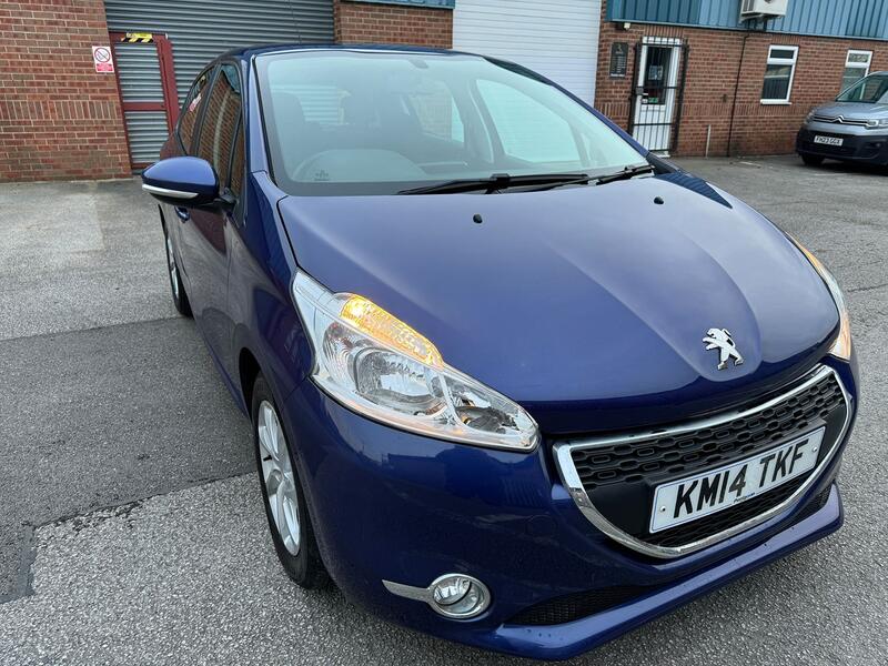 View PEUGEOT 208 1.2 VTi Active 