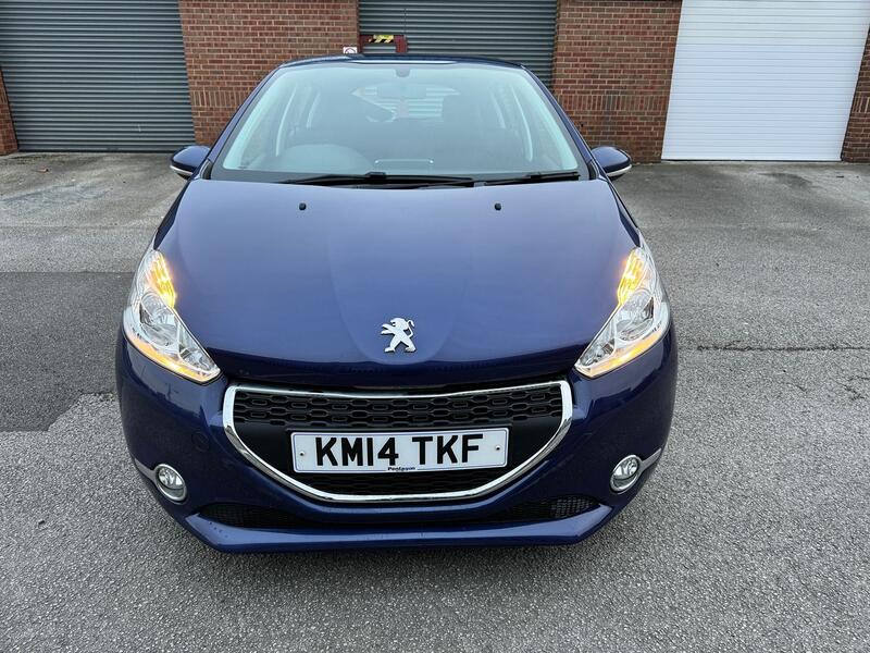 View PEUGEOT 208 1.2 VTi Active 