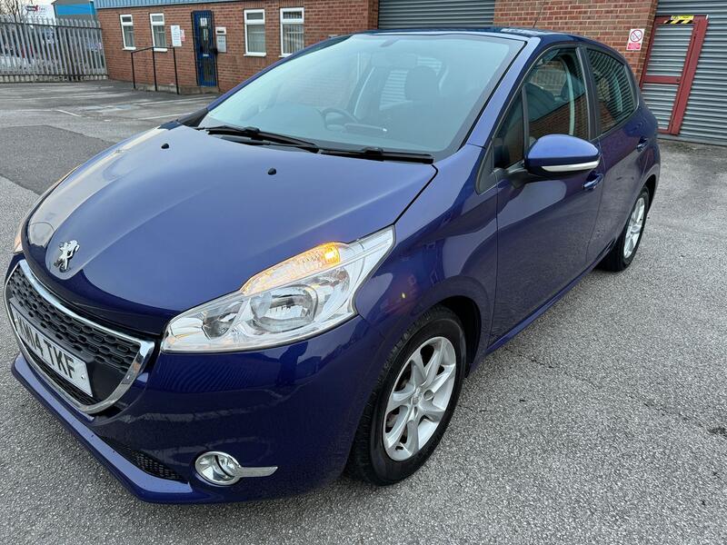 View PEUGEOT 208 1.2 VTi Active 